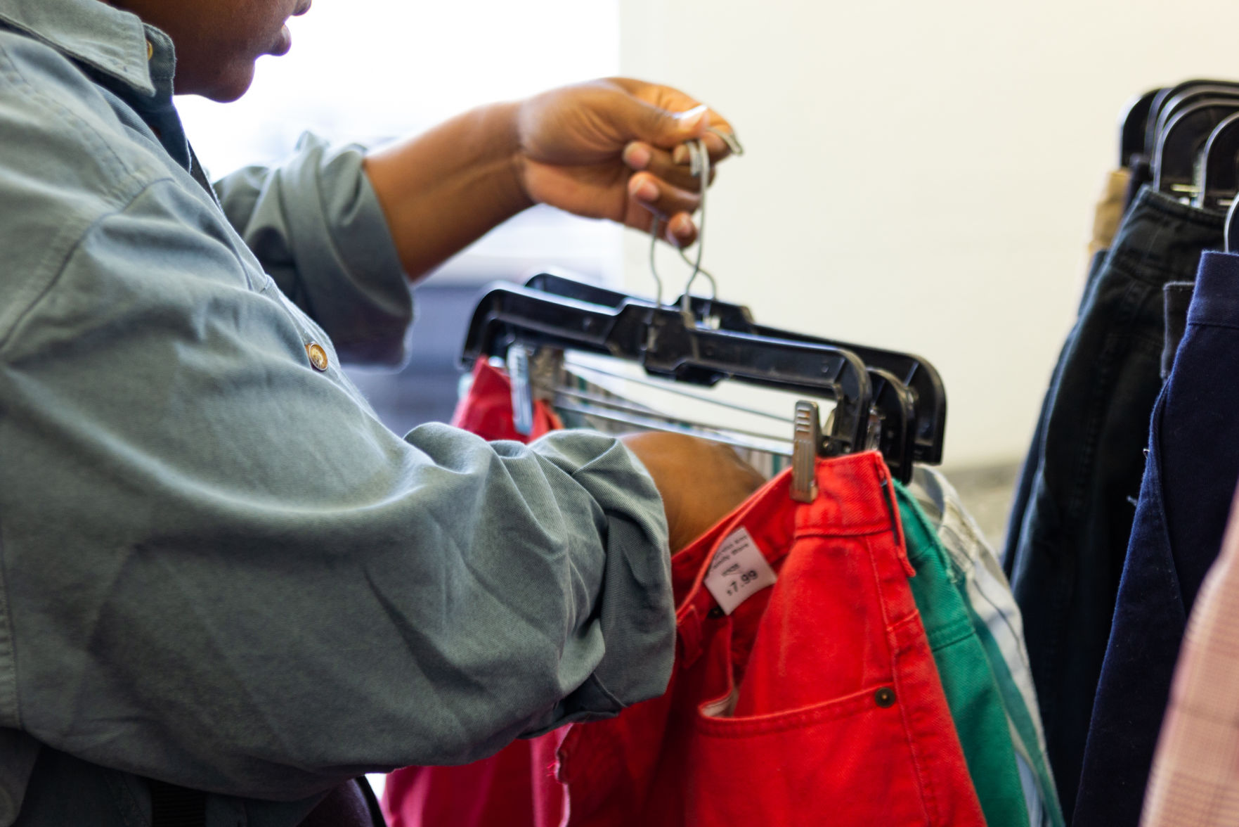 Alumna establishes a stand-out style through thrifting